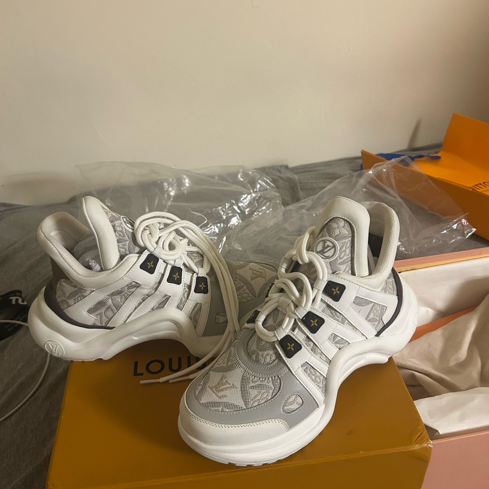 Louis Vuitton Archlight cloth trainers beige with Monogram Sneakers Women’s